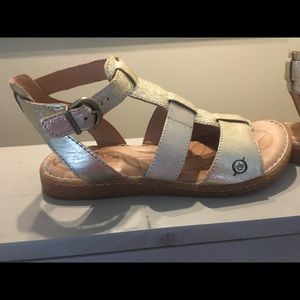 Born sandals